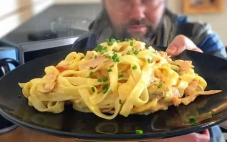 pasta carbonara on a plate