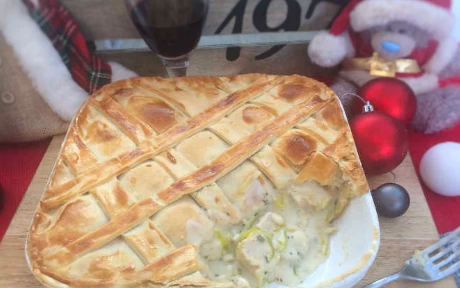 turkey and leek pie in a dish
