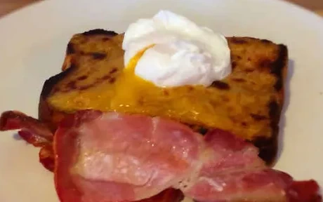 cheese on toast with an egg