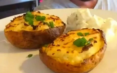 jacket potato with cheese and ham