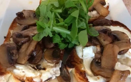 goats cheese and mushrooms on toast