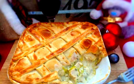 turkey and leek pie in a dish