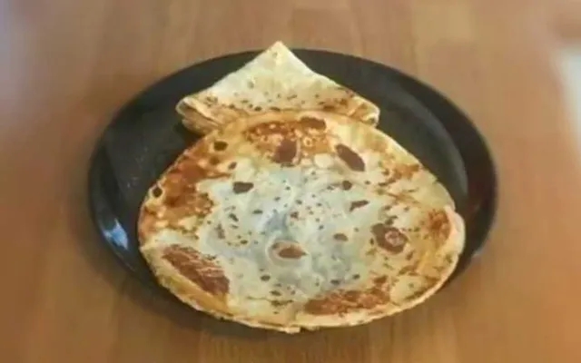 pancakes on a plate